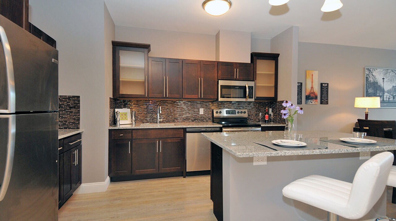 6400 Jefferson Interior 1